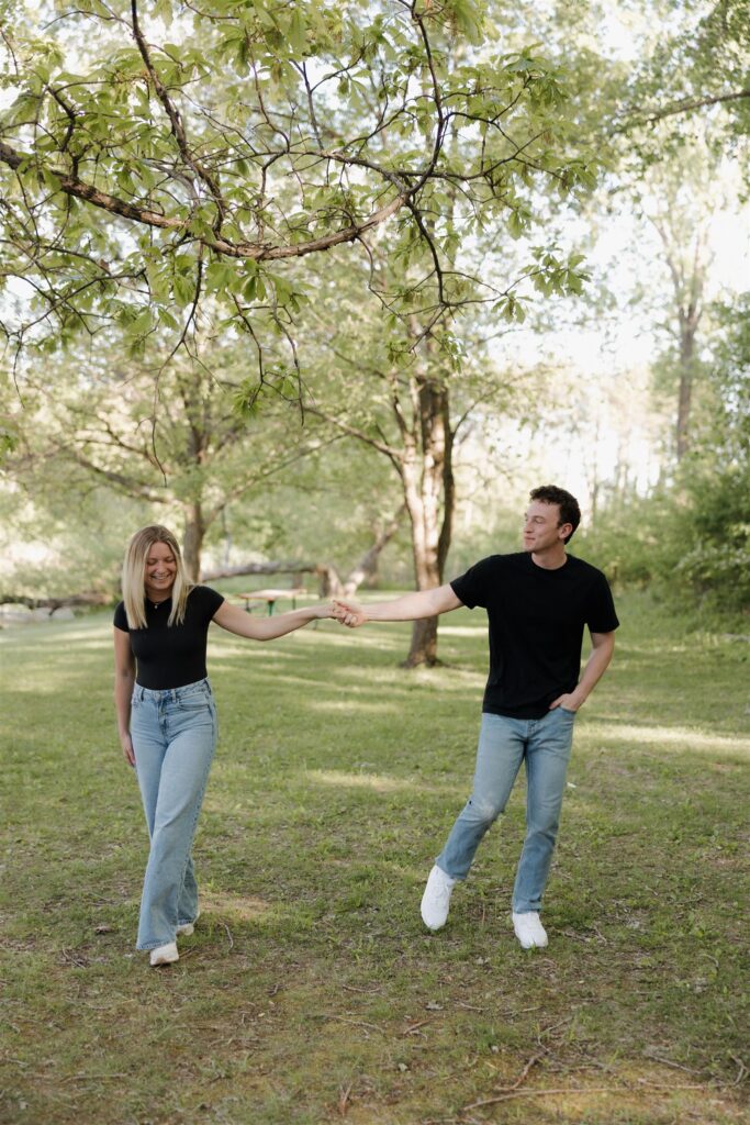 Des Moines Engagement Locations You’ll Love (Including Fees, Permits & Free Options)