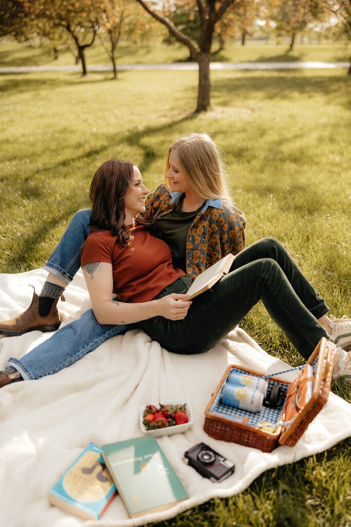 Des Moines Engagement Locations You’ll Love (Including Fees, Permits & Free Options)