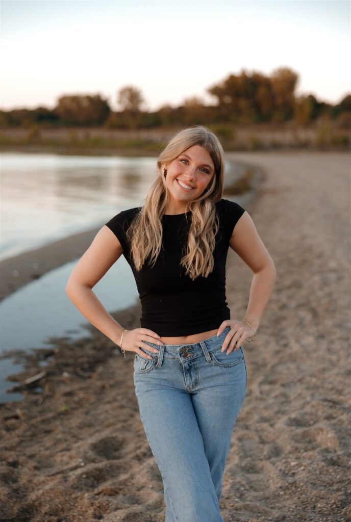 Des Moines Senior Photos at Brenton Arboretum | A Sunset Senior Session for Central Iowa Grads