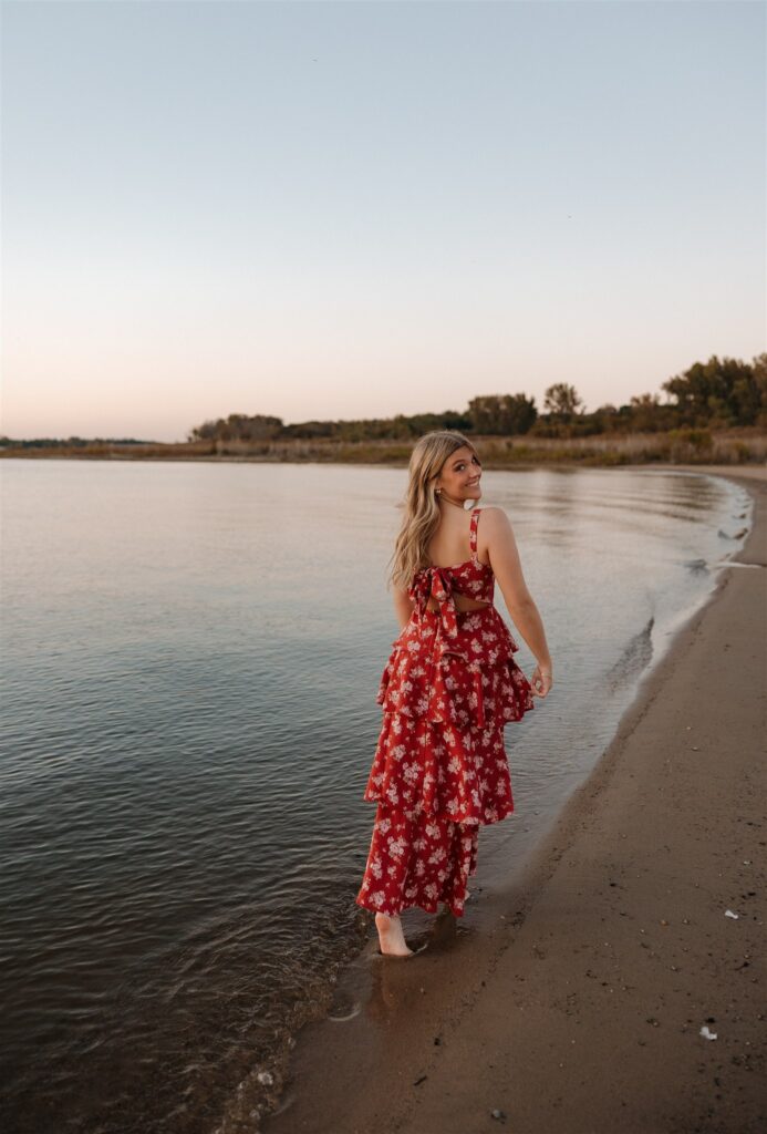 Des Moines Senior Photos at Brenton Arboretum | A Sunset Senior Session for Central Iowa Grads