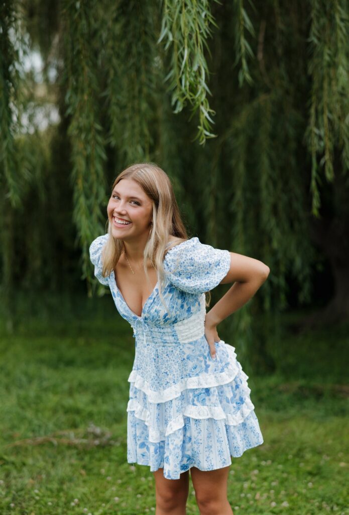 Des Moines Senior Photos at Brenton Arboretum | A Sunset Senior Session for Central Iowa Grads