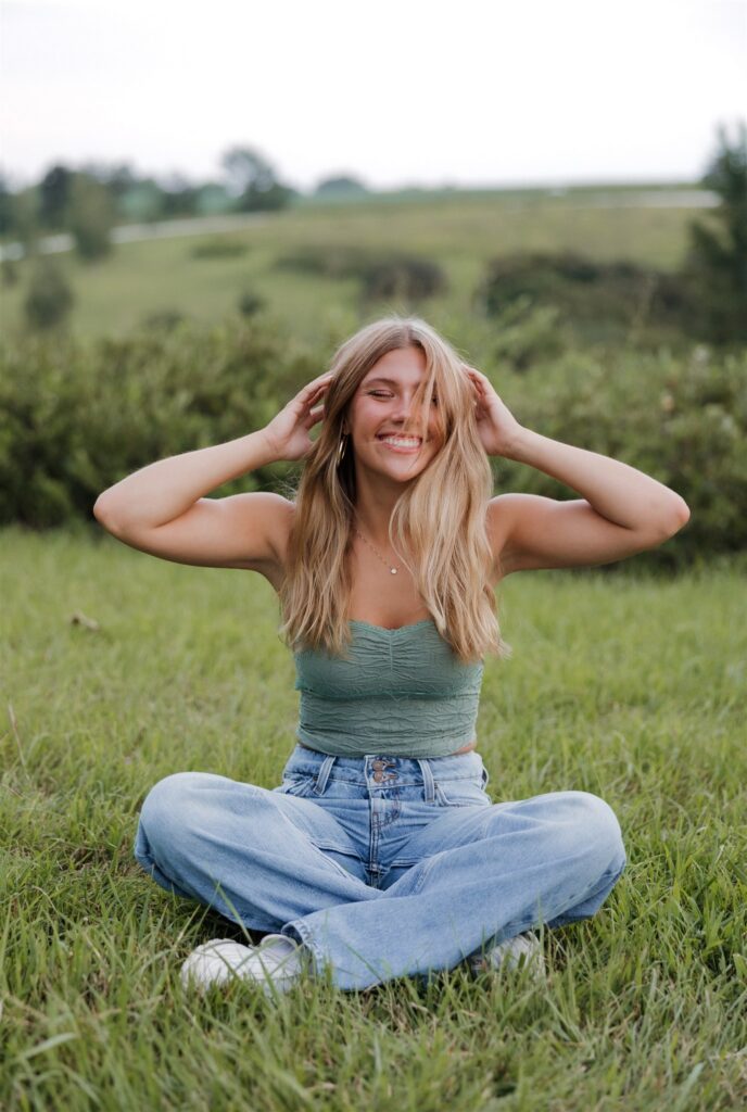 Des Moines Senior Photos at Brenton Arboretum | A Sunset Senior Session for Central Iowa Grads