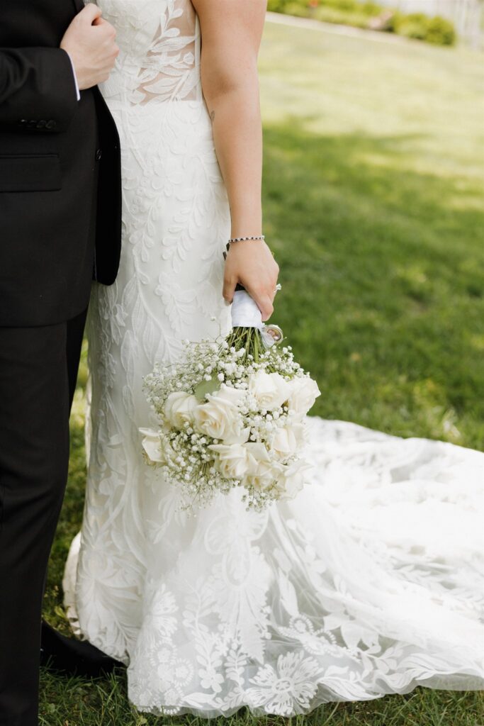 stunning picture of the wedding bouquet