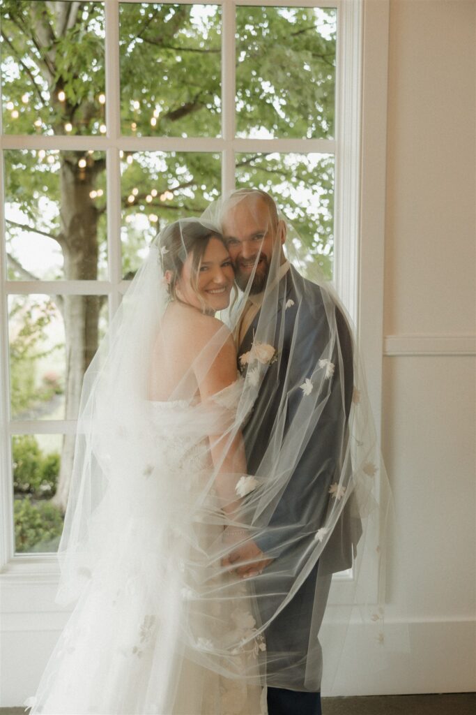 elegant and timeless bridal portraits