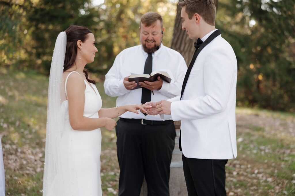 Planning a Wilson’s Orchard Wedding: Everything You Need to Know About This Iowa City Venue