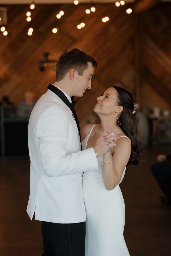 Cute picture of the newly married couple at their dream wedding reception