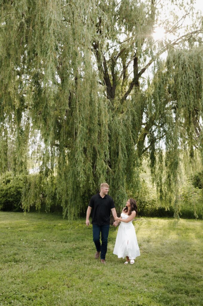 Planning Willow Tree Engagement Photos in Iowa? Here's Everything You Need to Know