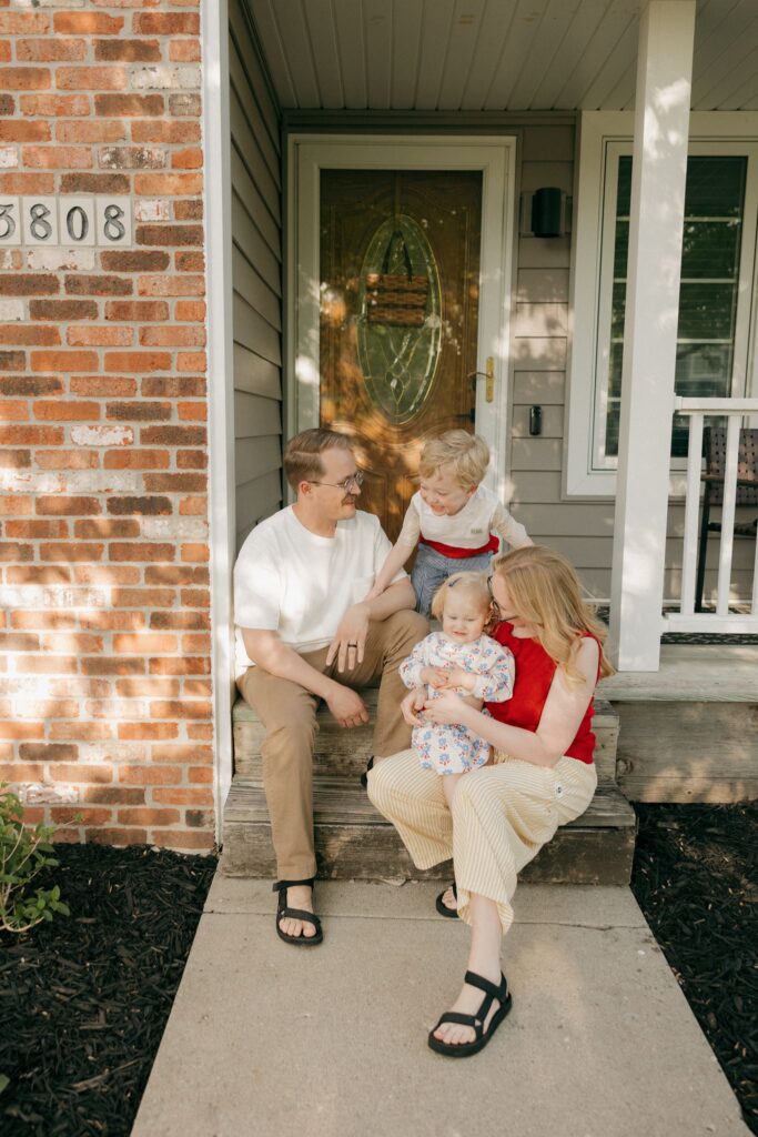 Relaxed Family Photos in Des Moines | A Backyard Session Where the Kids Took the Lead