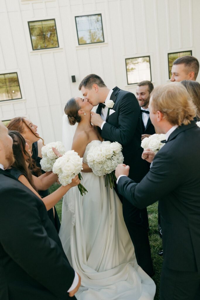 A Summer Wedding at Willow on Grand | Alicia & Brett